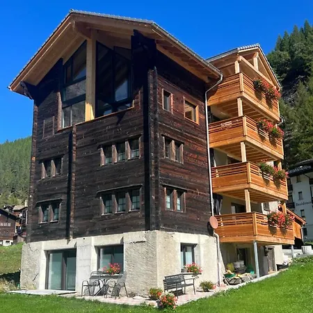 Capricorn **** Apartamento