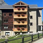 Capricorn **** Apartament