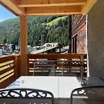 Capricorn **** Apartament Saas-Grund