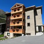 Capricorn **** Apartament